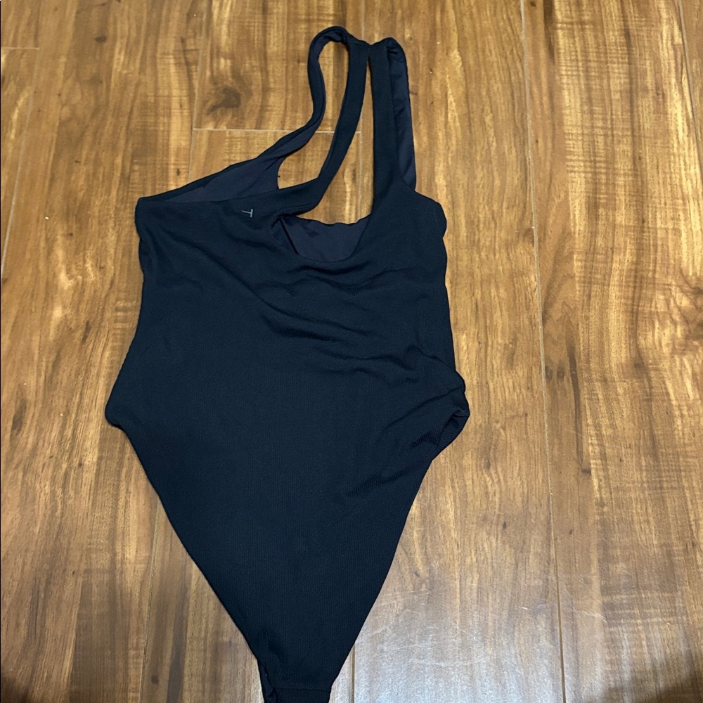 l*space Black One-Shoulder Cutout One-Piece Swimsuit - Picture 5 of 5